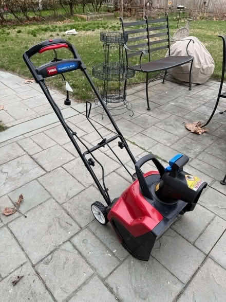 Photo of free Toro Electric Plug-In Snow Blower (Near 11 and Woodward) #1