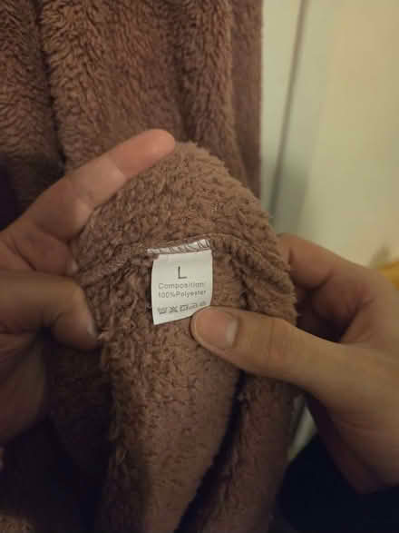 Photo of free Muted pink fleece nightdress (Round Green LU2) #4