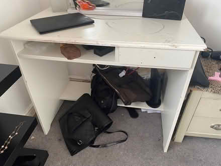 Photo of free Desk (BD13) #1