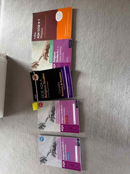 Photo of free GCSE Study guides (St Margarets TW1) #1