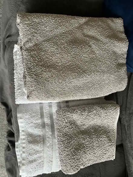 Photo of free Bath and one hand towel (Eastcote HA4) #1