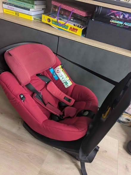 Photo of free Isofox baby car seat (Eastcote Village HA5) #1