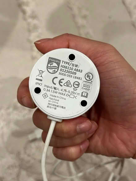 Photo of free Philip’s toothbrush charger (Dalston junction E8) #2