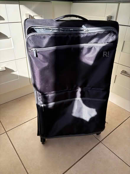 Photo of free Large Suitcase (Ravenshead NG15) #1