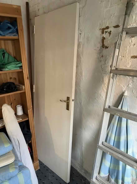 Photo of free solid internal door with hinges (Beaconsfield HP9) #1
