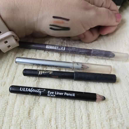 Photo of free Lip/eye liners (IP4) #1