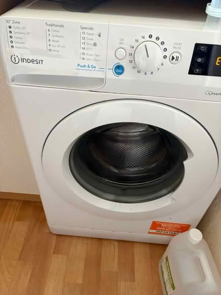Photo of free 9kg Indesit Washing Machine (Sonning RG4) #1
