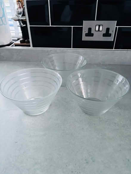 Photo of free 3 glass serving bowls (High Wycombe HP10) #2