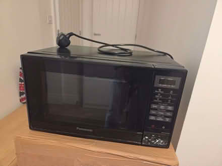 Photo of free Microwave (Lower Wolvercote OX2) #1