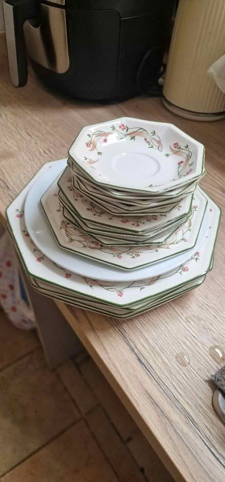 Photo of free Plates (Watford WD24) #2