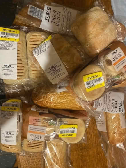 Photo of free lot of bread BB 2 April (Ashwood Road PR2) #1