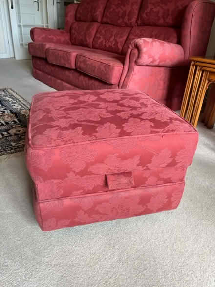Photo of free Red storage ottoman (Waterlooville PO7) #1