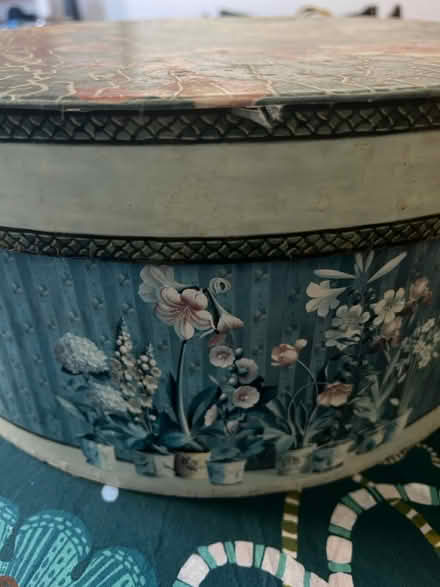 Photo of free Hat box (Battersea SW11) #2