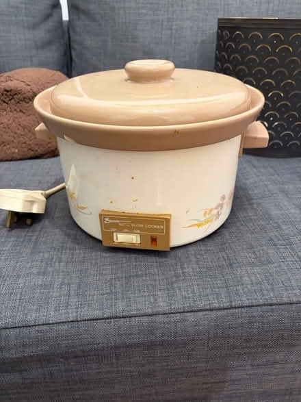 Photo of free slow cooker (NN3 Meadowfields) #1