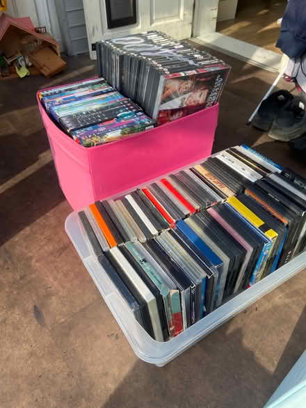 Photo of free 100s of dvds (Farlington PO6) #1