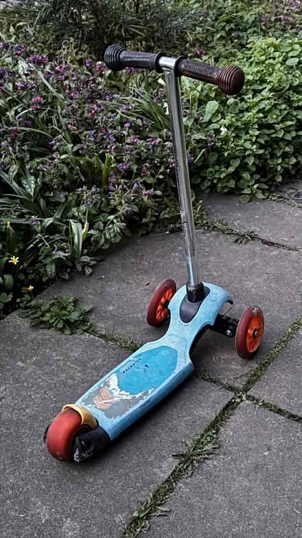 Photo of free Kids scooter (Oakridge RG21) #2