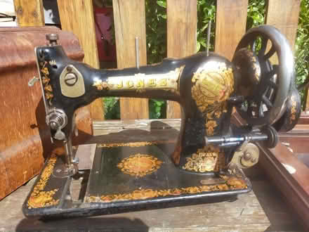 Photo of free Jones' hand sewing machine (Little Wenlock TF6) #2