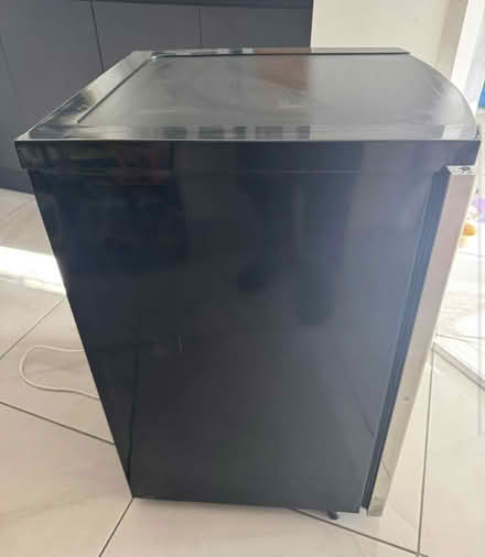 Photo of free Samsung Wine Chiller (CF14) #2