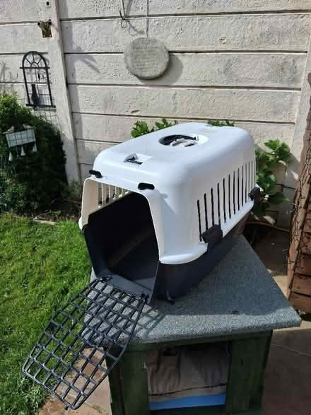 Photo of free Pet carrier (Hoddesdon EN11) #1