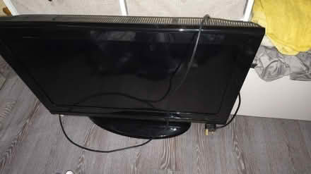 Photo of free 32 inch tv (Ellesmere Port CH65) #1