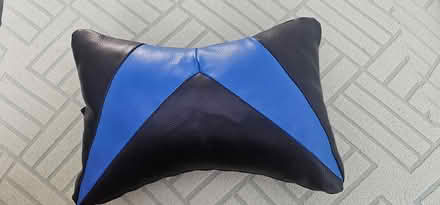 Photo of free neck pillow for an office chair (Livingston EH54) #1