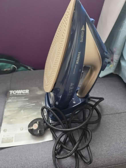 Photo of free Tower T22008 CeraGlide 2-in-1 Cord or Cordless Steam Iron (Stroud GL5) #2