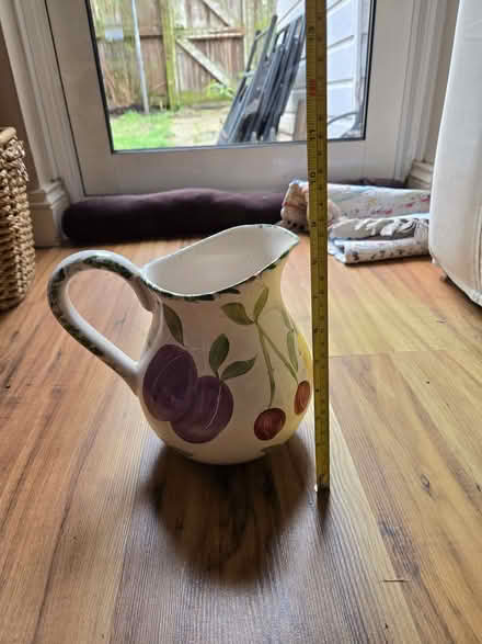 Photo of free water jug (Northcote Road SW11) #2