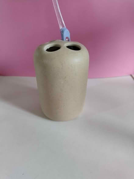 Photo of free Toothbrush holder (North Kensington W10) #1