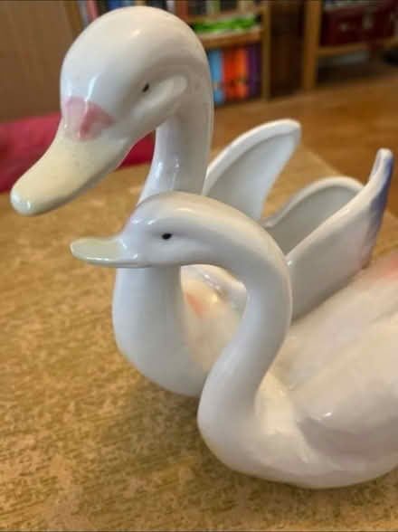 Photo of free Swan Ornament Vase (Cheshunt En8) #3