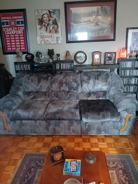 Photo of free Couch (402-400 Grenfell St Oshawa) #1
