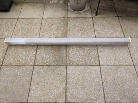 Photo of free 6ft fluorescent light (Shutterton EX7) #1