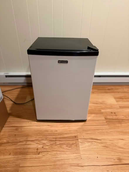 Photo of free Mini fridge. (Emerson) (Dunloggin, Ellicott City) #1