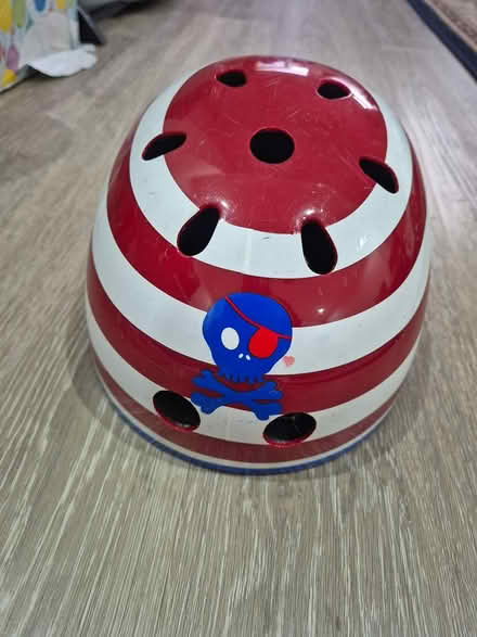 Photo of free Kids helmet (UB5 Northolt) #1