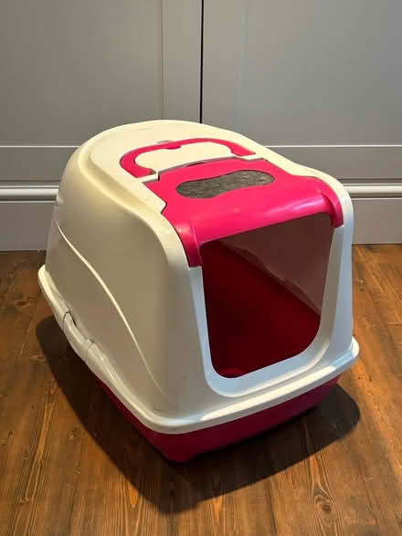 Photo of free Cat litter tray with hood (Winchester SO22) #1