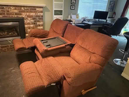 Photo of free Lazy Boy couch (Port Moody/College Park) #4