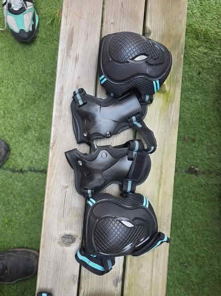 Photo of free Kids elbow and knee pads (Seacroft LS14) #2