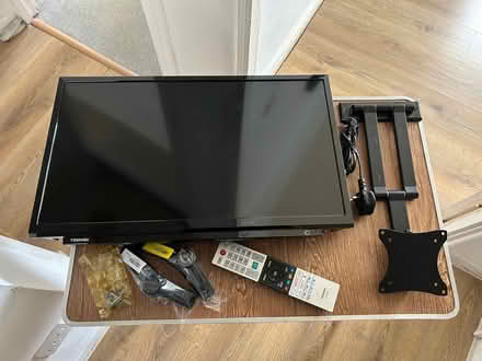 Photo of free toshiba vidaa freely enabled wi-fi tv (Wood Street E17) #1