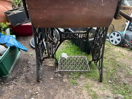 Photo of free Old singer sewing machine (SW19) #4