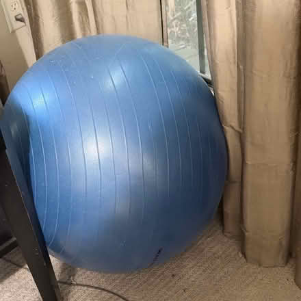 Photo of free Yoga ball (Lovers & Abrams) #1