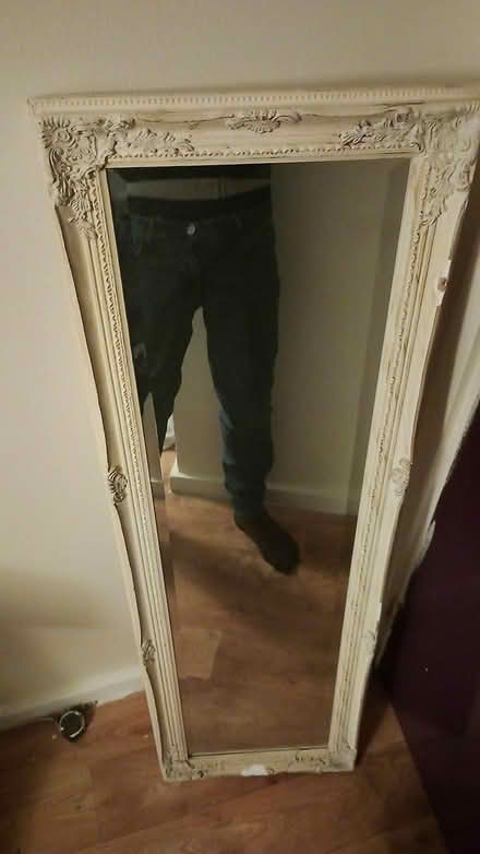 Photo of free standing mirror (brick lane E1) #1