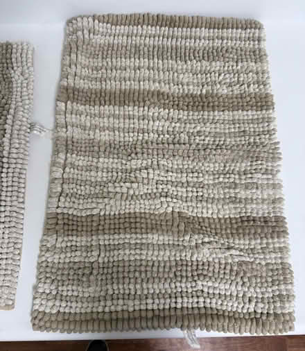 Photo of free Set of 3 chenille bath mats (1075 Valencia Avenue) #4