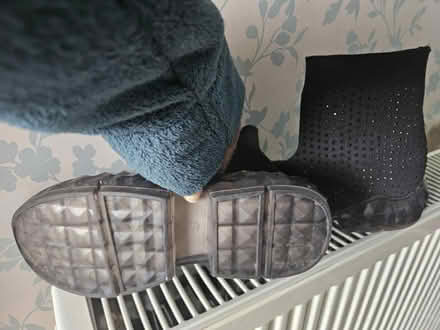 Photo of free Size 6 (EUR 40) Black shoes (Hanworth, TW13) #4