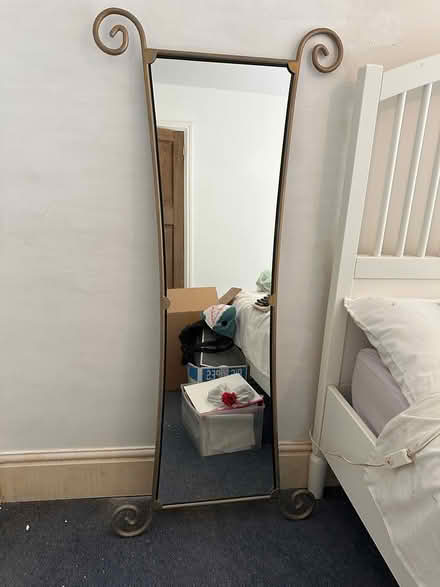Photo of free Pretty mirror (Haslemere Surrey) #1