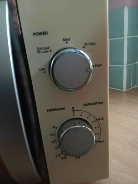 Photo of free Working retro microwave (stalybridge SK15) #4
