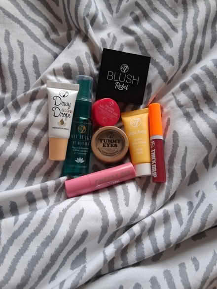 Photo of free Mini makeup and body care (Reading RG2) #1
