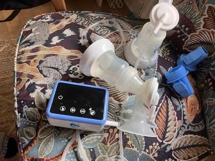 Photo of free electric breast pumps (Dunfermline KY12) #1