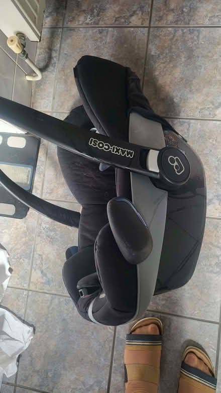 Photo of free Car sit MAXI (Enfield EN2) #4