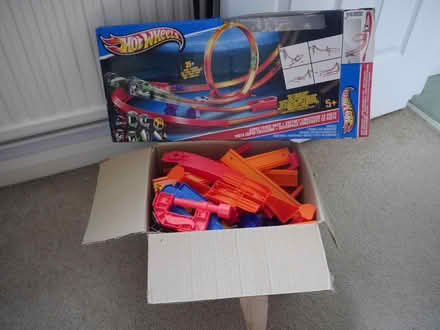 Photo of free Hotwheels track set (Purley on Thames RG31) #1
