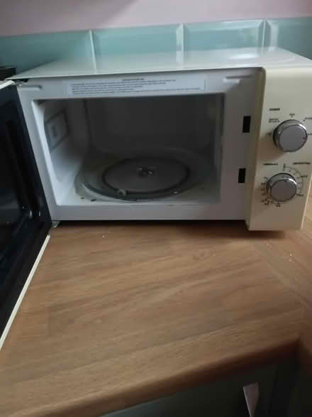 Photo of free Working retro microwave (stalybridge SK15) #2
