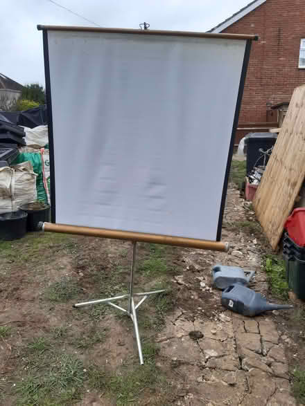 Photo of free Projector screen (Old Walcot SN3) #3